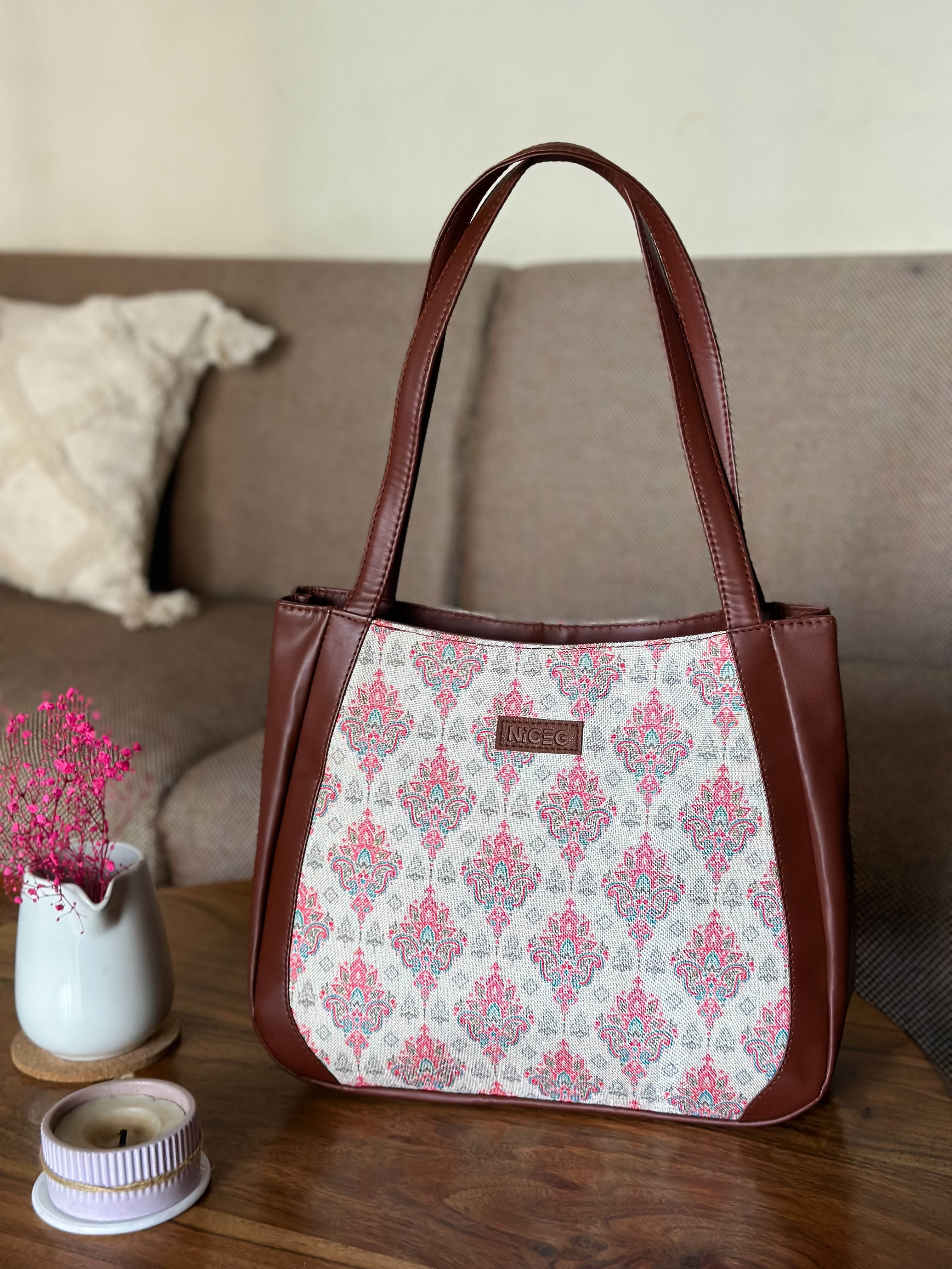 Amara – Everyday Tote Bag